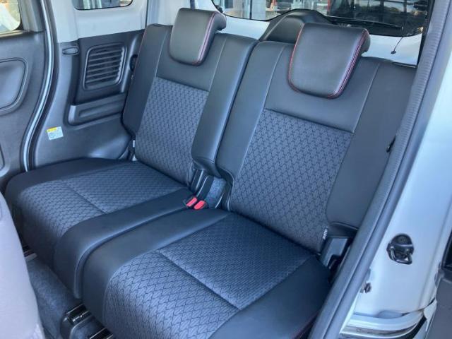 WECARSでは各商談席に大型モニターをご用意しております！見やすい大画面でゆったりと全国の在庫をご覧いただけます！是非ご来店お待ちしております！