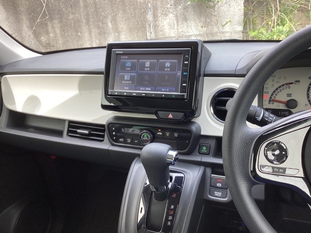 ホンダ純正メモリーナビ搭載ですので、遠距離へのお出かけもお任せ下さい。
