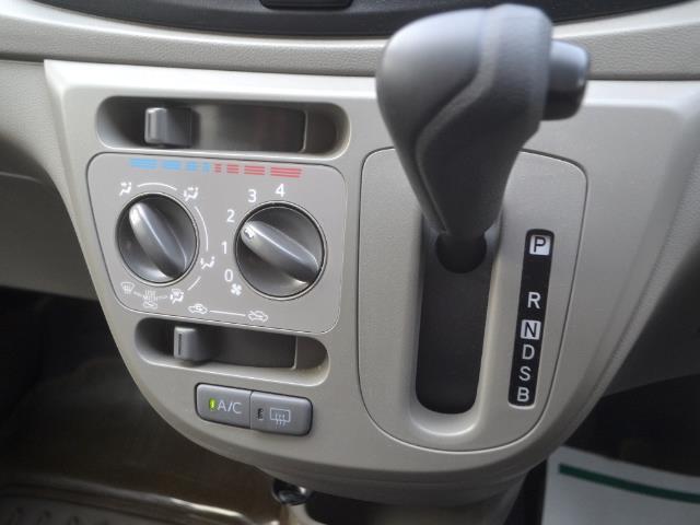 気になる車はすぐにお問い合わせください！画面右側の0066から始まる無料ダイヤルからお問い合わせ下さい！専門スタッフがお車のご質問にお答えいたします！