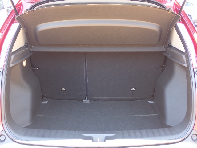 ◆定員乗車時のカーゴルームです。普段のお買い物の荷物やたくさんの収納が可能です。
