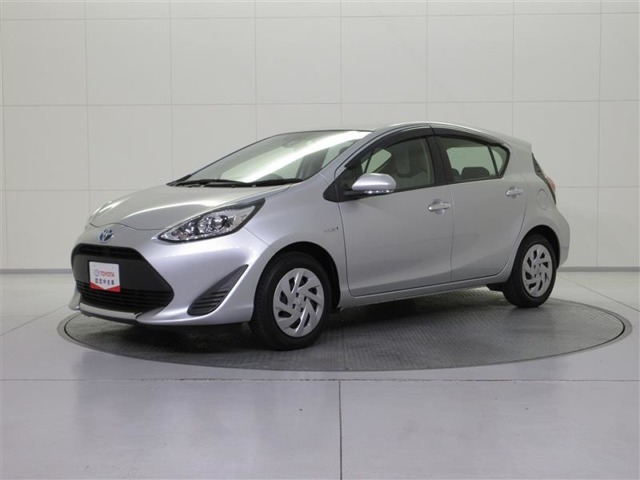 低燃費で環境にもやさしいハイブリッド車です。トヨタ専用診断機器でハイブリッドシステムを綿密に点検してあります！