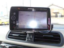 ポータブルナビ付きです！地図も細かい尺度でより正確です！また、検索スピードも速いので、ストレスがないです！1秒でも早く目的地に到着いたしましょう！