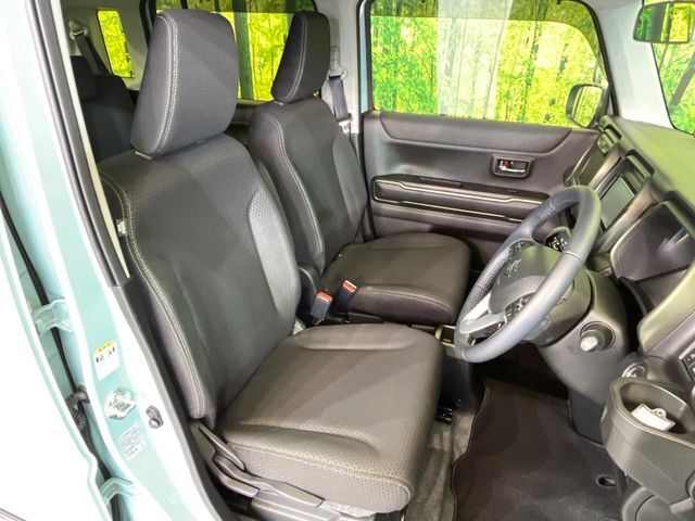 運転席シート廻りは使用感も少なく、良好な状態となっています。丁寧に使われていたことがよくわかりますね。