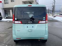 室内展示場を完備しておりますので、天候の悪い日でもゆっくりと車両をご覧下さい。