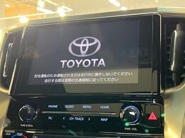 【ディスプレイオーディオ】視認性が高いディスプレイ付きオーディオを装備♪操作性も良好で直感的なソース選択が可能です。