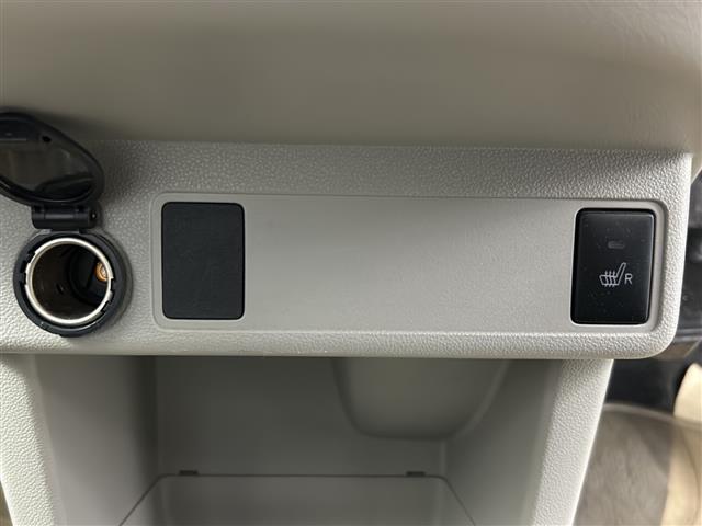 気になる車はすぐにお問い合わせください！画面右側の0066から始まる無料ダイヤルからお問い合わせ下さい！専門スタッフがお車のご質問にお答えいたします！