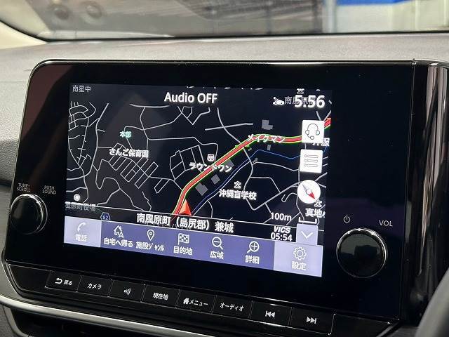 【純正ナビ】一体感のあるナビは、高級感ある車内を演出してくれます。Bluetooth再生などオーディオ機能も充実しておりますので、運転もより楽しめます♪