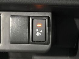 【シートヒーター】寒い日に重宝するシートヒーター！エアコンより早く温まってくれるので寒がりの人も安心ですね♪エアコンの温風は乾燥するから苦手、という方にもをおすすめです。