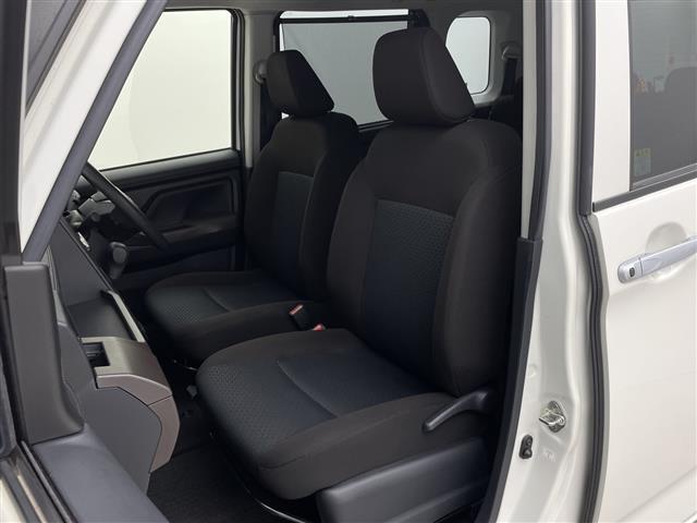 【助手席】きれいな助手席なので家族や友だちに乗ってもらっても安心です！