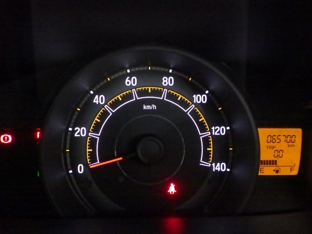 メーターも見易いレイアウトなので安心ドライブをサポートします☆