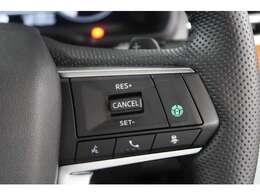 前のクルマとの距離を保つようにアシスト　レーダークルーズコントロール　全車速追従機能付き