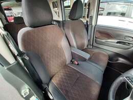 運転席シート廻りは使用感も少なく、良好な状態です！