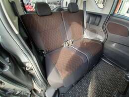 後部座席も気になるようなキズ・汚れ・ほつれ等なく、状態が良いです！