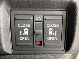 【両側パワースライドドア】スマートキーや運転席のスイッチで後席両側スライドドアの開閉が可能♪電動だから力を入れてドアを開ける必要が無く、小さなお子様でも簡単に開け閉めでき快適です♪