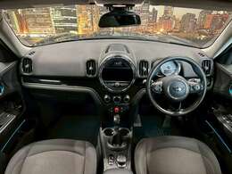 大阪府摂津市にSUVを中心に『お値打ち価格』で展示している良質中古車専門店です。事故歴修復歴なしの車両限定で取り扱い！。関西地域で最もお得な価格かつ最良質車をご提供できるよう努めております。