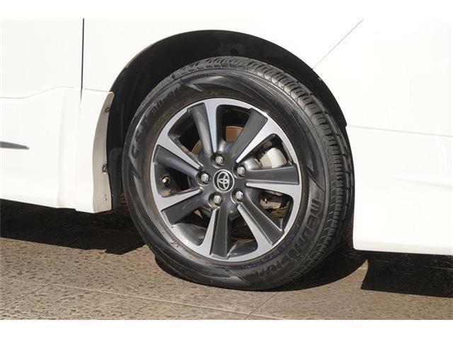 純正16インチアルミホイール装備☆タイヤサイズは205/60R16になります☆