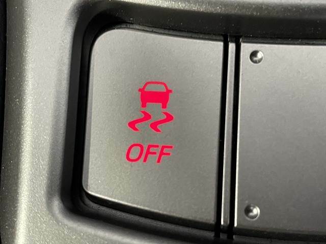 【横滑り防止装置】万が一の時に車の車両姿勢が乱れて横滑りなどの不安定な状態を抑え、車両の姿勢を安定させるシステムです。