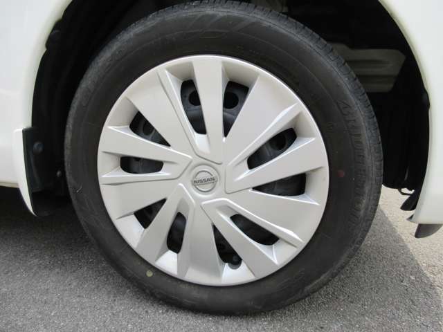タイヤの残り山もまだまだあります。【TEL 079-264-6615】【LINE @lifeautoで友達追加♪】
