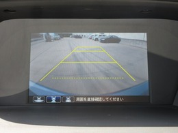 バックカメラの画像です。ガイドラインがスムースな車庫入れをサポートいたします！車庫入れの安心感がアップしますね☆