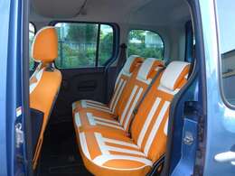 6速MT車です。カングーのATは故障しますので安心のMT車です。