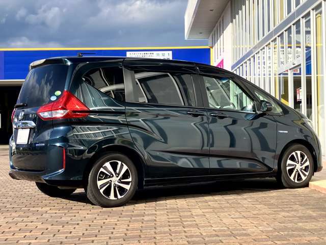 この度は、弊社へ見積もり依頼頂き、誠にありがとうございます。誠に勝手ながら毎週水曜日は定休日をいただいておりますのでよろしくお願いいたします。