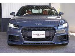 在庫車はすべて屋内保管です！全部で17台保管できるショールーム＆倉庫で展示車と納車前の車はすべて保管しています！