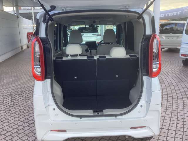 日常のお買い物には充分なラゲッジスペース◆◇積み下ろしもラクラクでショッピングに役立ちます。