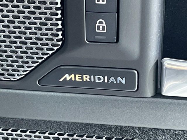 ◆MERIDIANサウンドシステム『コンサートのような臨場感溢れる音響空間を実現します。MERIDIANは英国のプレミアムオーディオブランドです。どうぞ店頭にてご体感ください。』