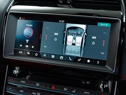 運手席・助手席ともに、三段階で強弱の調節が可能なシートヒーター機能を装備！冬場には欠かすことのできないポイントの高い装備ではないでしょうか♪快適なドライブをお楽しみください。