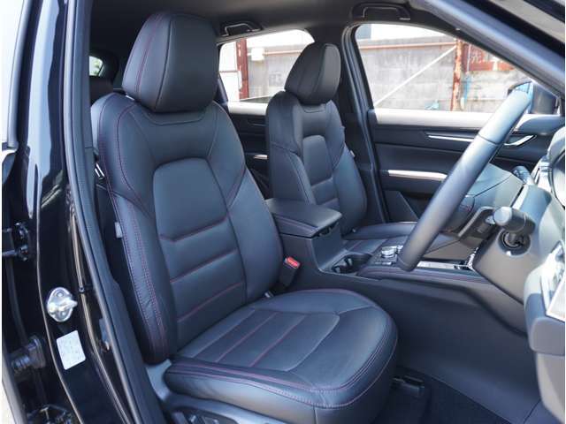 電動パワーシートでご自身にあった運転体制が取れます。