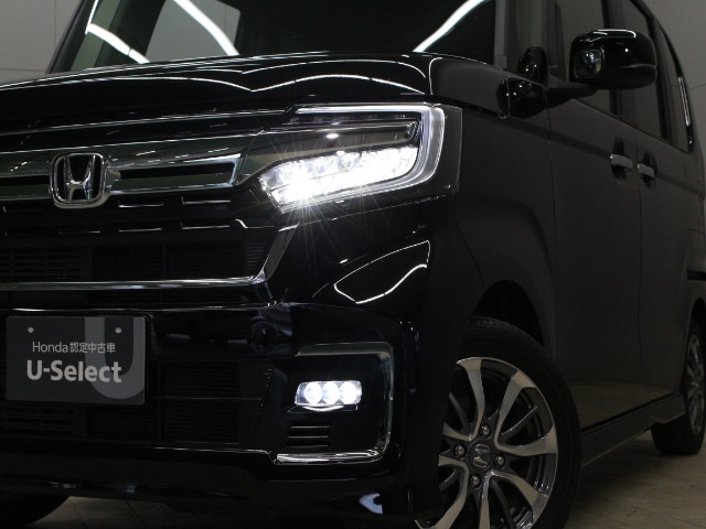 【LEDヘッドライト】悪天候や夜間走行時も良好な視界を確保し安心して運転できる高輝度LEDヘッドライトを装備！点灯速度が早く、消費電力も抑えられています！！