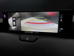 360°モニターが標準装備されておりますので、細い道や狭い駐車場でもラクラク♪　視認性もバッチリです。