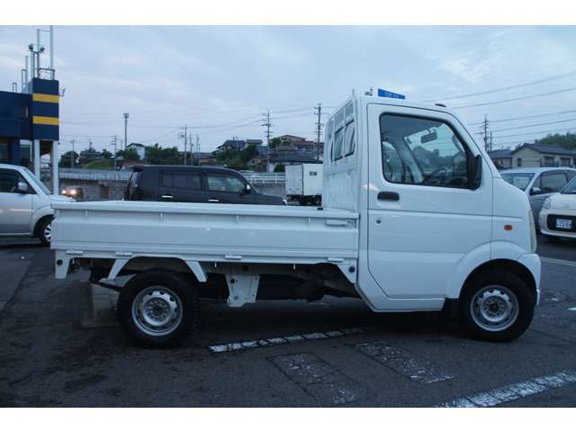 自動車保険ご相談ください！三井住友、あいおいニッセイ同和代理店☆見積もりします。保険担当が万が一の場合連携を取って敏速に対応します。代車、レンタカーもご用意しますのでご安心ください。