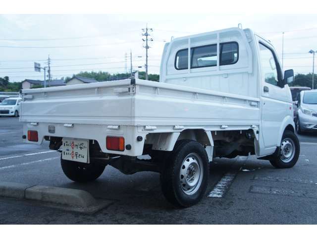 中古、新品のHDDナビ、ETC、地デジチューナー、フリップダウンモニター、バックモニターなど何でもご相談ください。下取りから取り換え、持ち込み取り付け可能です！ポータブルナビフルセグなど各メーカー取り扱い有