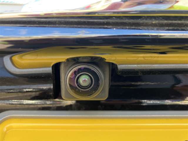 【バックカメラ】駐車する際に後方を確認するのに役立ちます！目視では確認できない障害物や小さな子供がカメラで確認できるので安心です！