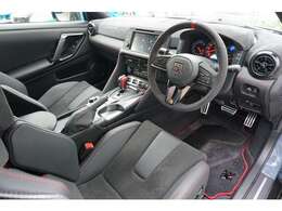 専用RECARO製カーボンバックバケットシート　電動リクライニング付　GT-R　NISMO専用フロアマット