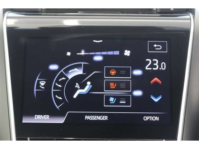 【シートヒーター＆ベンチレーション】運転席、助手席ともにシートヒーター＆ベンチレーション装備です。暑い日は冷たい空気をシートに送り、寒い日はシートを温めてくれますので快適です♪