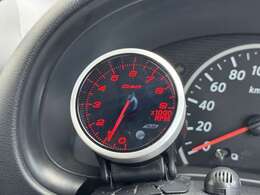 社外品のタコメーターが付いてます☆