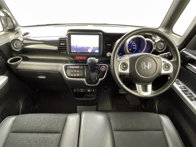 【インパネ全体】全方位で視界が広く、高い目線で運転もしやすいです！