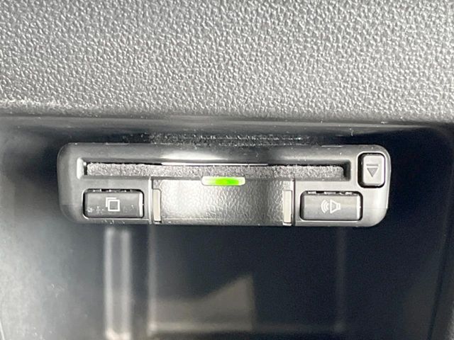 【ETC】高速道路の料金所をストレスなく通過！話題のスポットやサービスエリアに多い「スマートIC」利用時は必須のアイテムです。当店でセットアップを実施、ご納車当日からすぐにご利用いただけます！