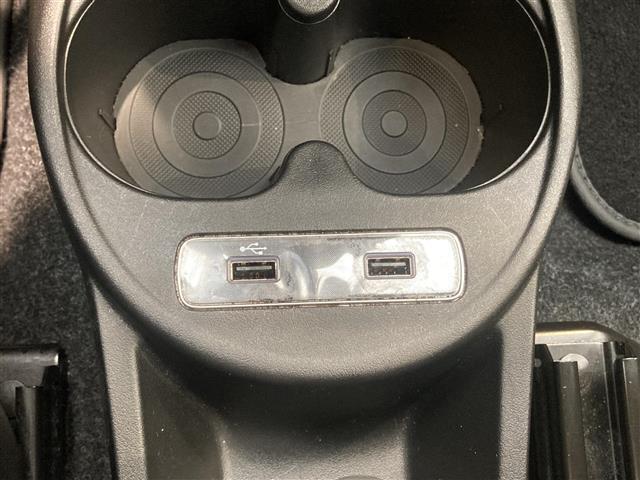 【運転席操作部】『運転席周辺の装備』の画像になります。快適なドライブを楽しむための機能が装備されています！運転席から触れるので使いやすいです！