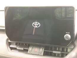 【10.5インチ　ディスプレイオーディオ】大画面のディスプレイはAppleCarPlayやAndroidAutoが利用可能。大きな画面でスマホナビアプリ等が利用いただけます♪