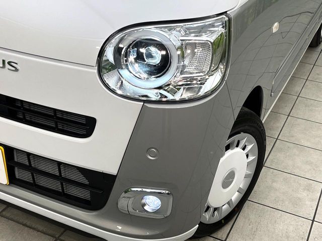 【LEDヘッドライト】悪天候や夜間走行時も良好な視界を確保し安心して運転できる高輝度LEDヘッドライトを装備！点灯速度が早く、消費電力も抑えられています。