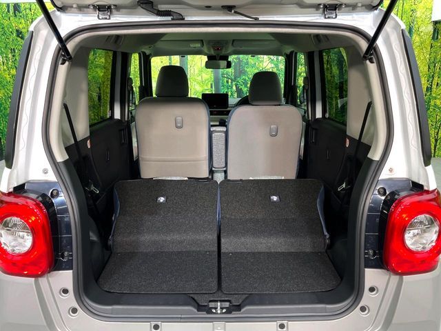 ラゲッジルームは、大容量のスペースを確保。普段のお買い物からレジャーまで、幅広く活躍してくれます！また、リアシートを倒すことでバリエーション豊かにお使いいただけます。