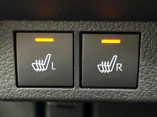 【シートヒーター】寒い日に重宝するシートヒーター！エアコンより早く温まってくれるので寒がりの人も安心ですね♪エアコンの温風は乾燥するから苦手、という方にもをおすすめです。