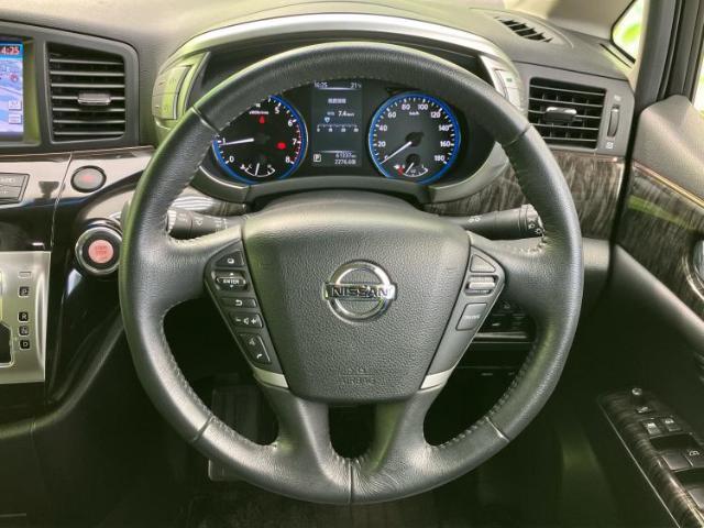 WECARSの展示場では実際に見て、触ってお車をお選びいただけます！知識の豊富な営業スタッフが様々なカーライフをご提案いたします！