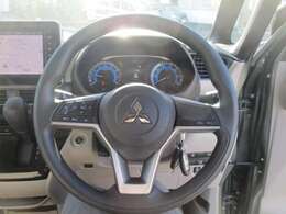 革巻きステアリングになっています！手にフィットして心地よいですよ！ぜひ、お客様ご自身で一度体感してみてください。