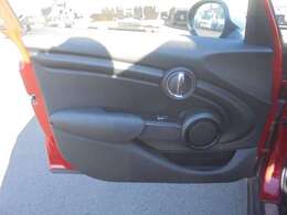 助手席内張りの画像です。