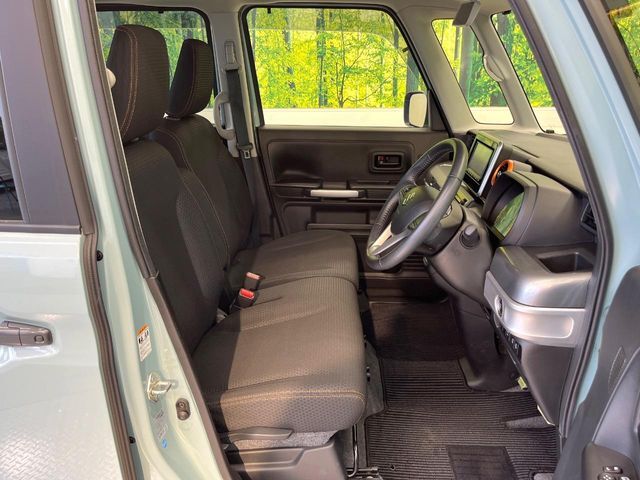 運転席シート廻りは使用感も少なく、良好な状態となっています。丁寧に使われていたことがよくわかりますね。
