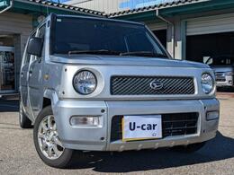 弊社は小人数で運営している為、現車を見にご来店頂ける場合は事前にご一報頂けますと幸いです。店舗から離れた場所で保管していて事前に準備が必要な車両もございので、可能であればご協力お願い申し上げます。